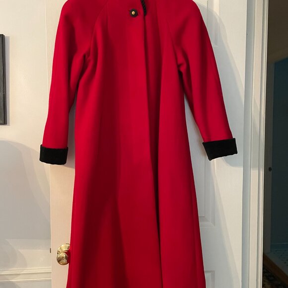 Striking Vintage Red Wool Maxi Coat - Picture 4 of 10